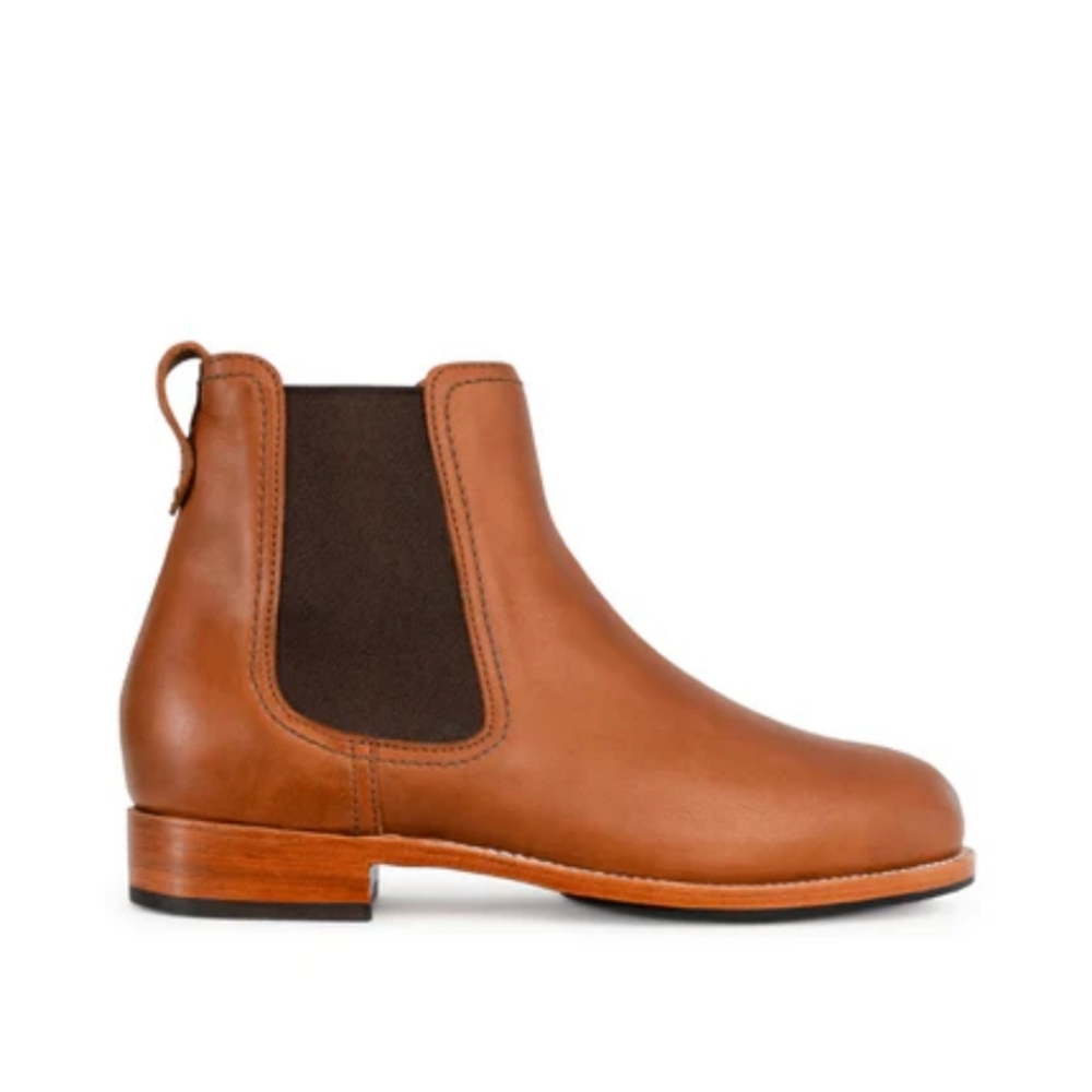 Adelante Chelsea Boots NWOT